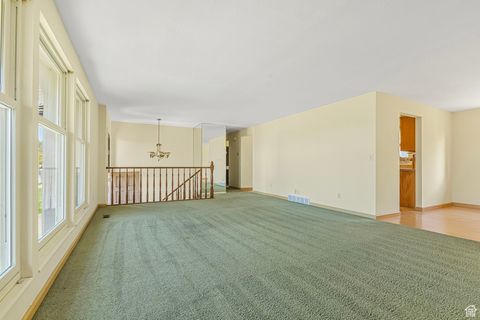 Tiny photo for 272 N PIN OAK LN, Kaysville, UT 84037 (MLS # 2114306)