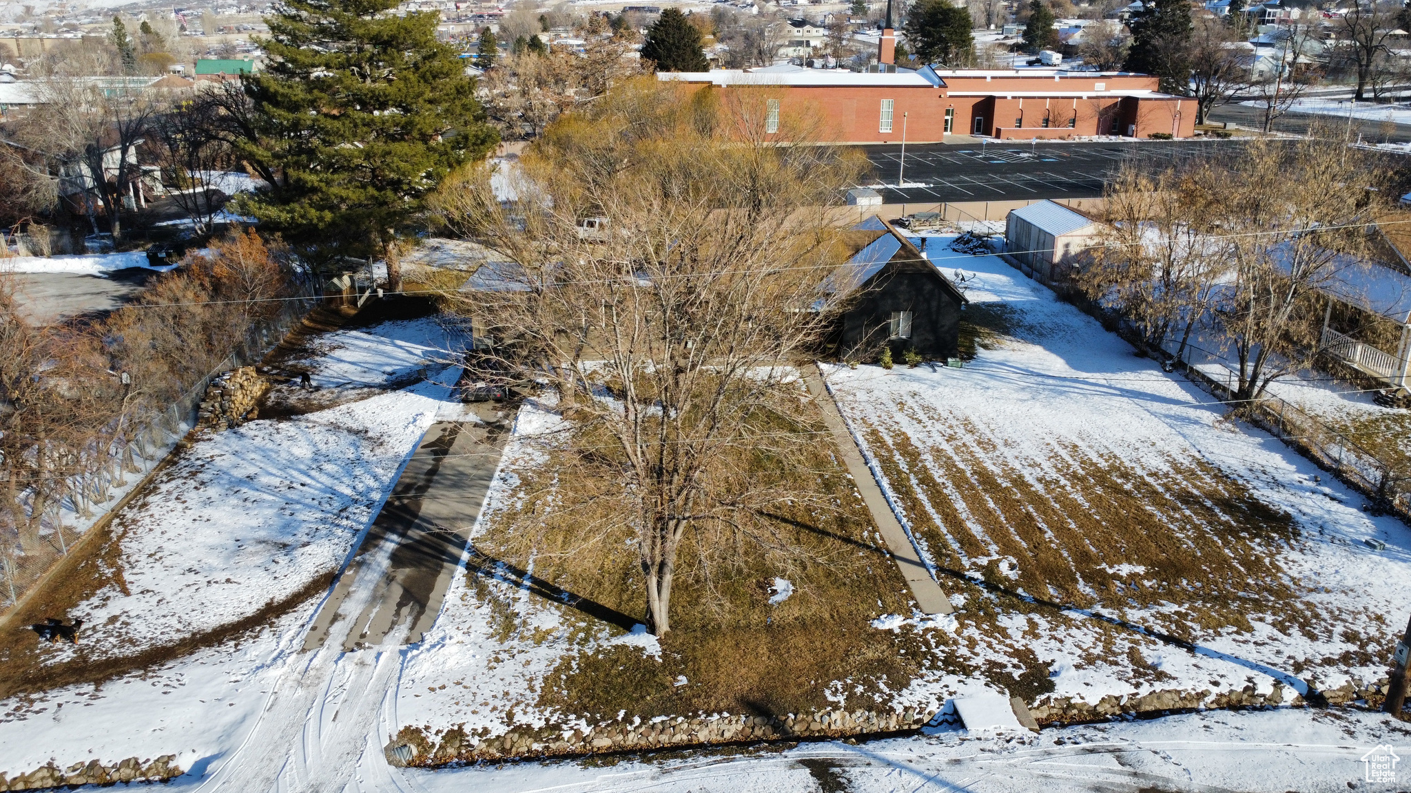 Rare commercial land opportunity in Santaquin. This parcel offers excellent potential for commercial development, with several different opportunities for retail or office. Located right of off Santaquin Main Street behind Zions Bank.