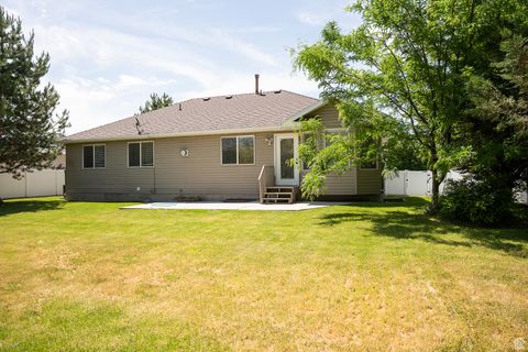 Tiny photo for 2104 W 2200 S, Syracuse, UT 84075 (MLS # 2117841)