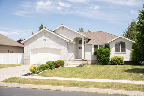 Photo of 2104 W 2200 S, Syracuse, UT 84075 (MLS # 2117841)