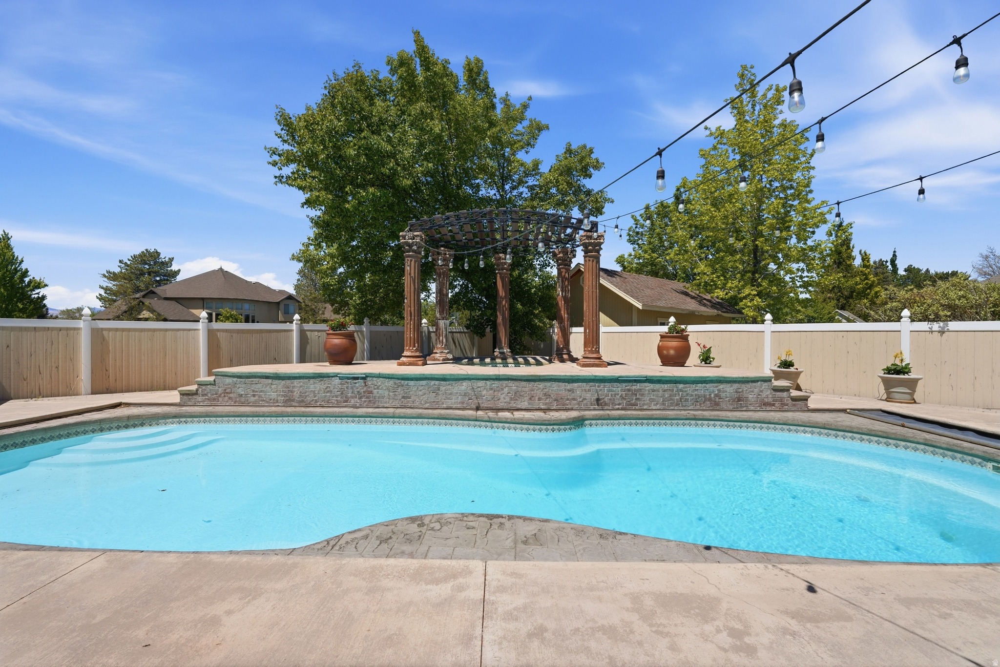 WILLOW VIEW COVE - Residential
