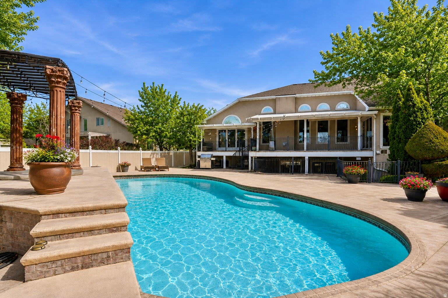 WILLOW VIEW COVE - Residential