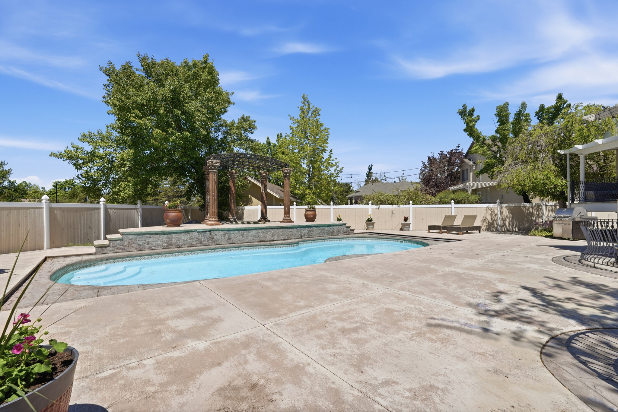 WILLOW VIEW COVE - Residential
