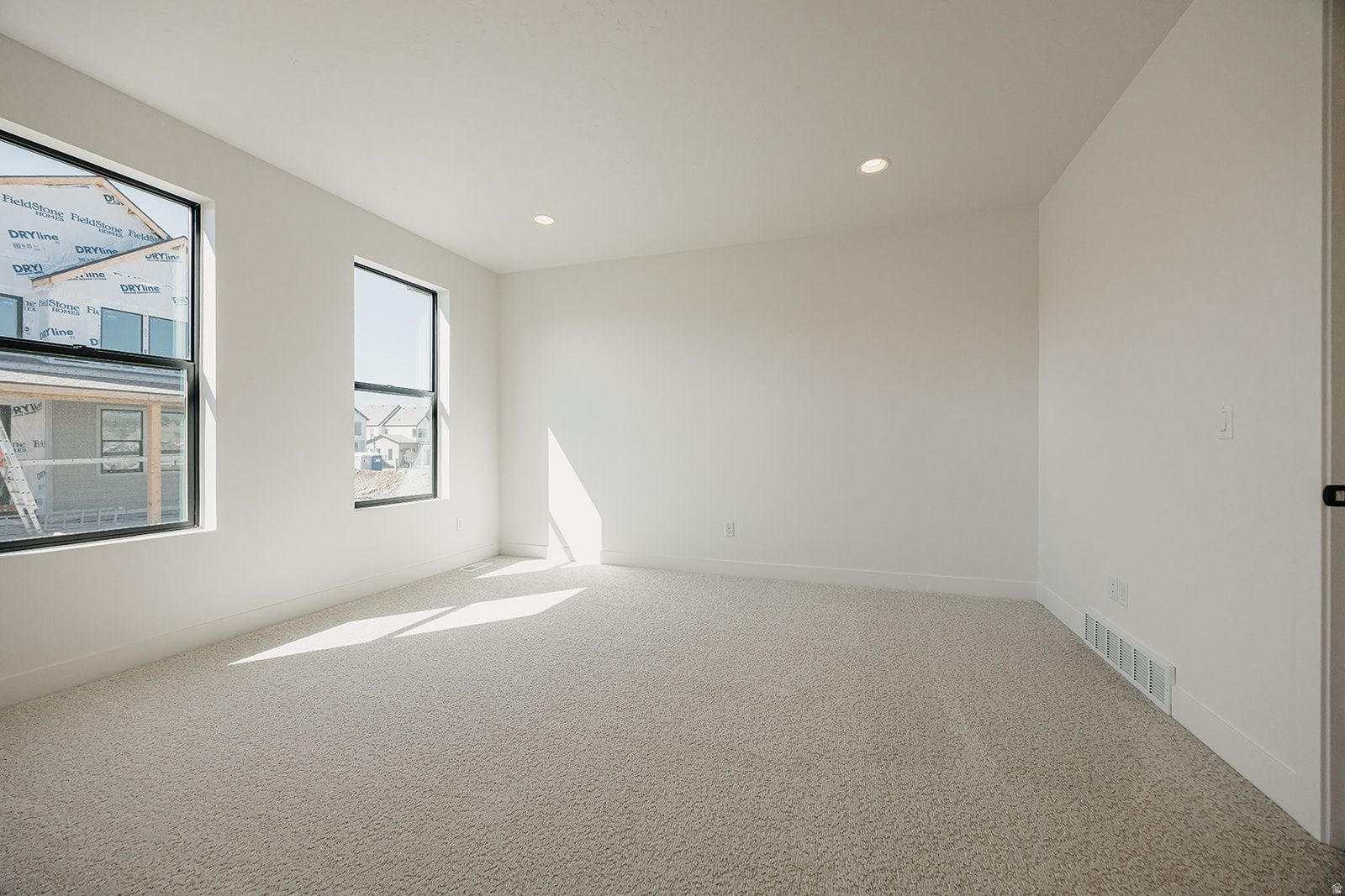 THE CROSSING - Residential