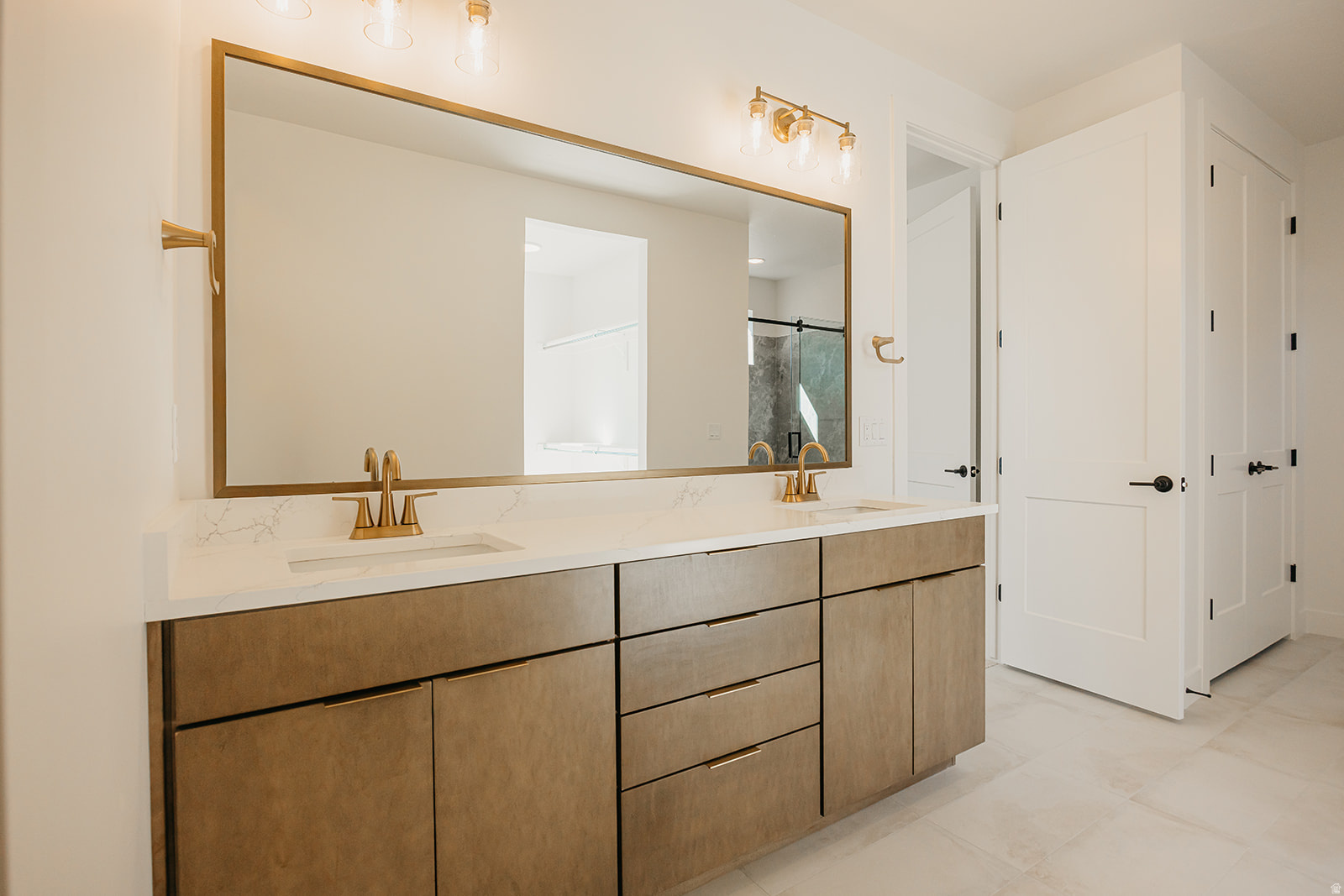 THE CROSSING - Residential