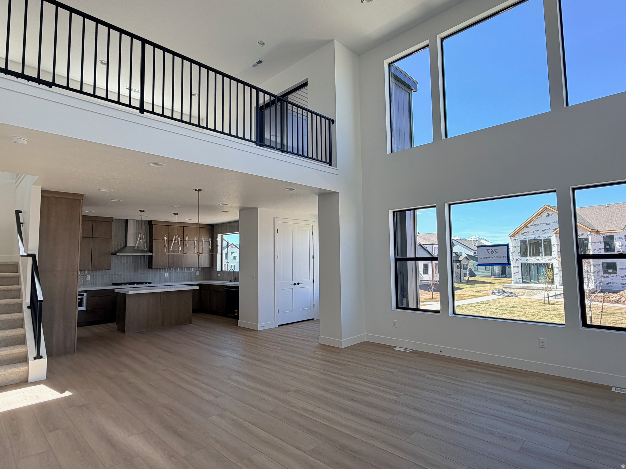 THE CROSSING - Residential