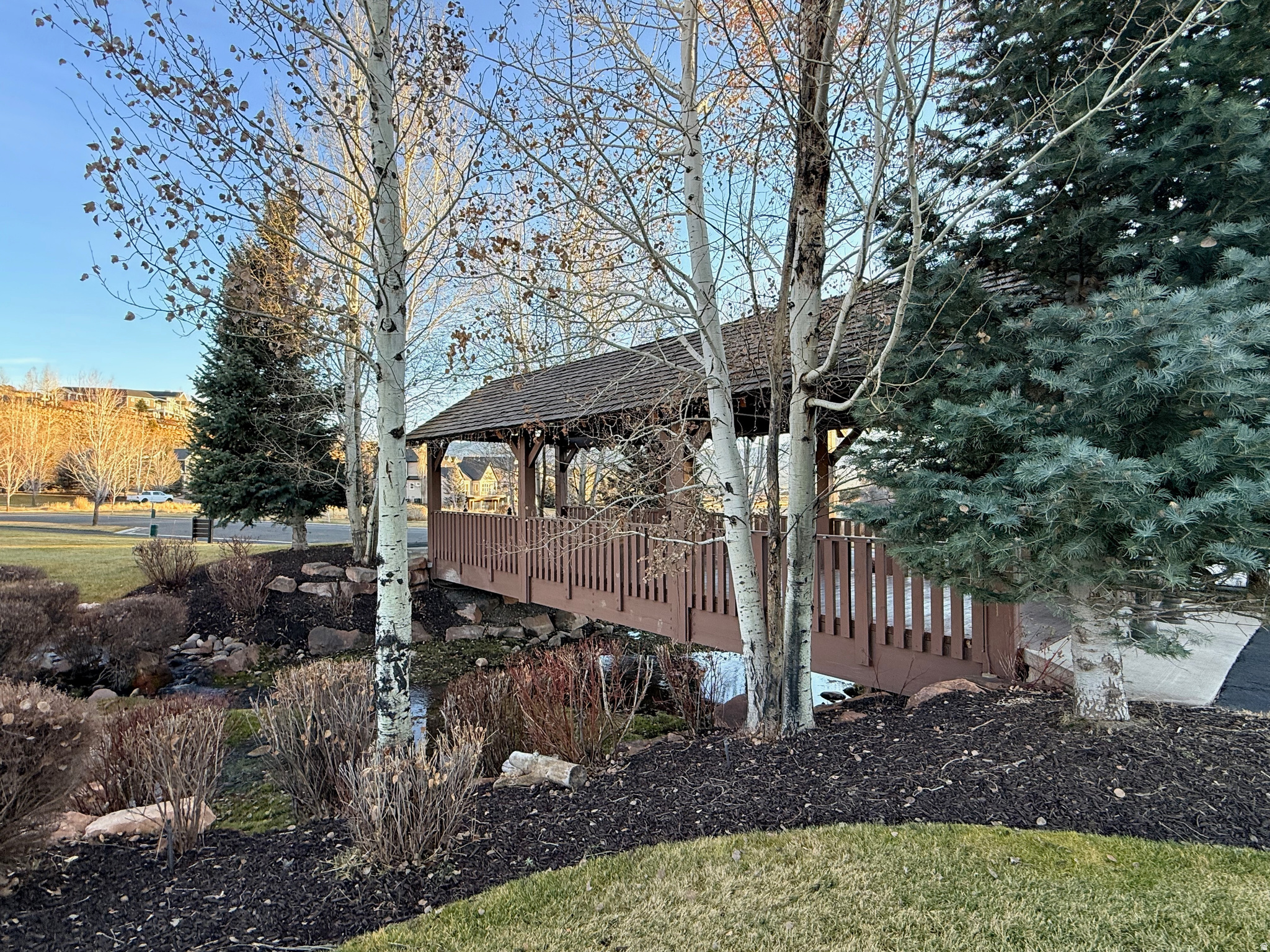 THE CROSSING - Residential