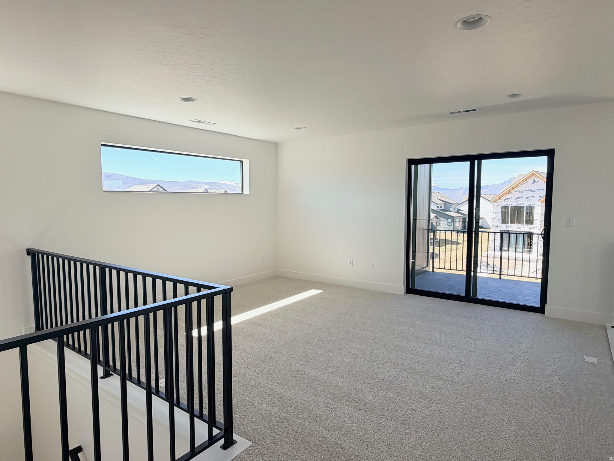 THE CROSSING - Residential