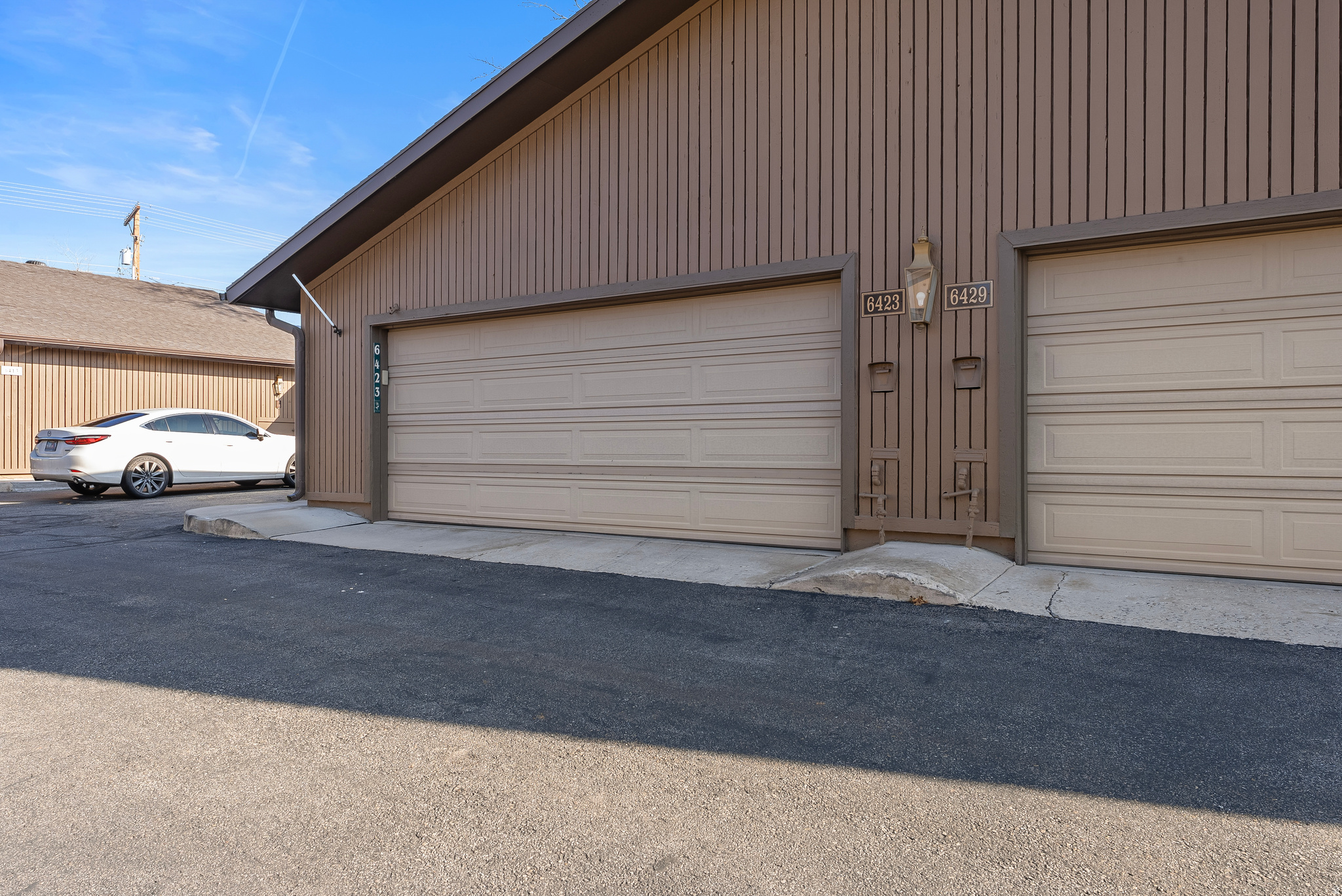 BROOKSTONE - Residential