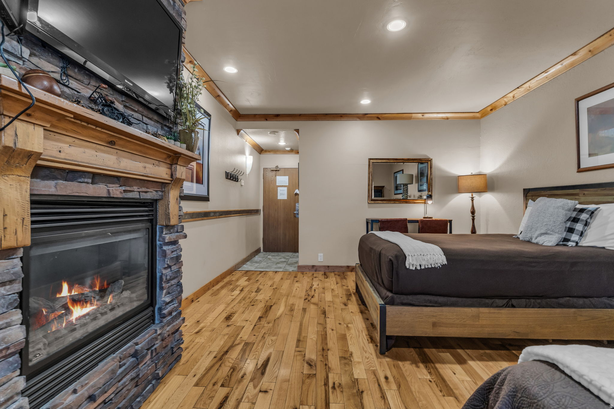 PROSPECTOR SQUARE - Residential