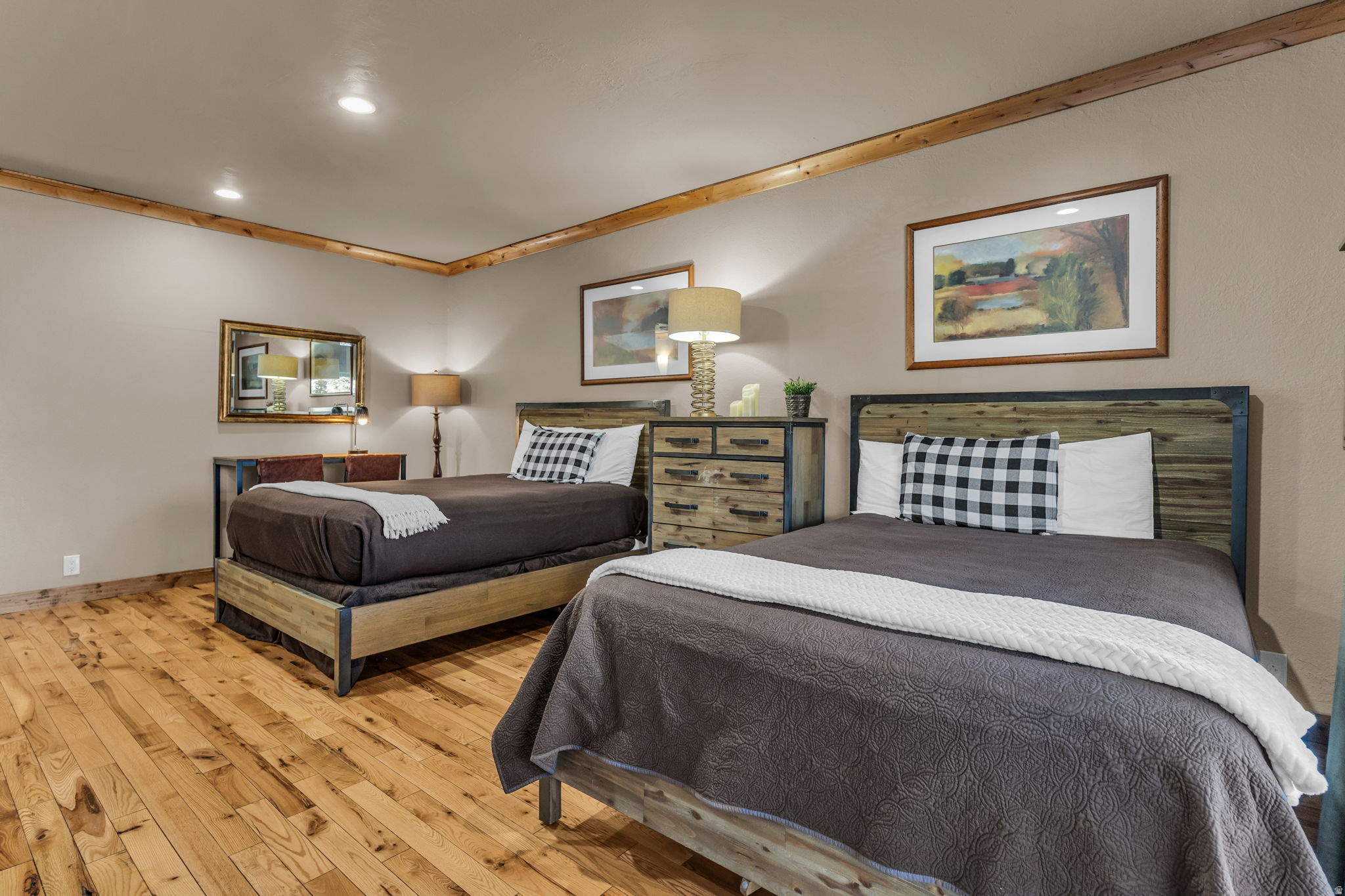 PROSPECTOR SQUARE - Residential