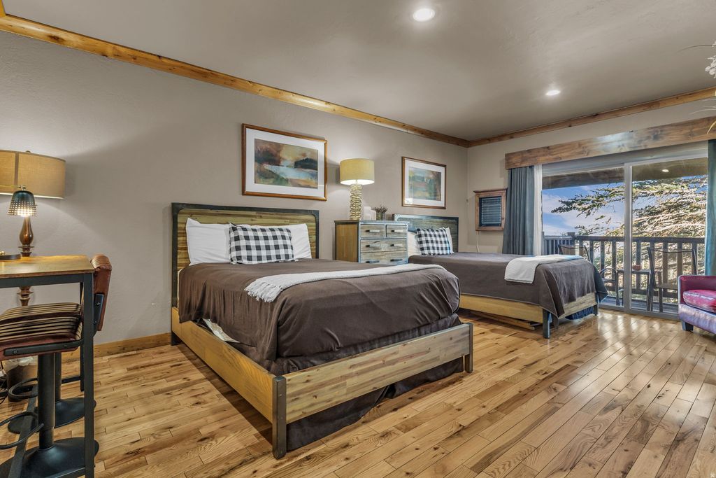 Photo of 2325 SIDEWINDER DR #823, Park City, UT 84060 (MLS # 2136371)