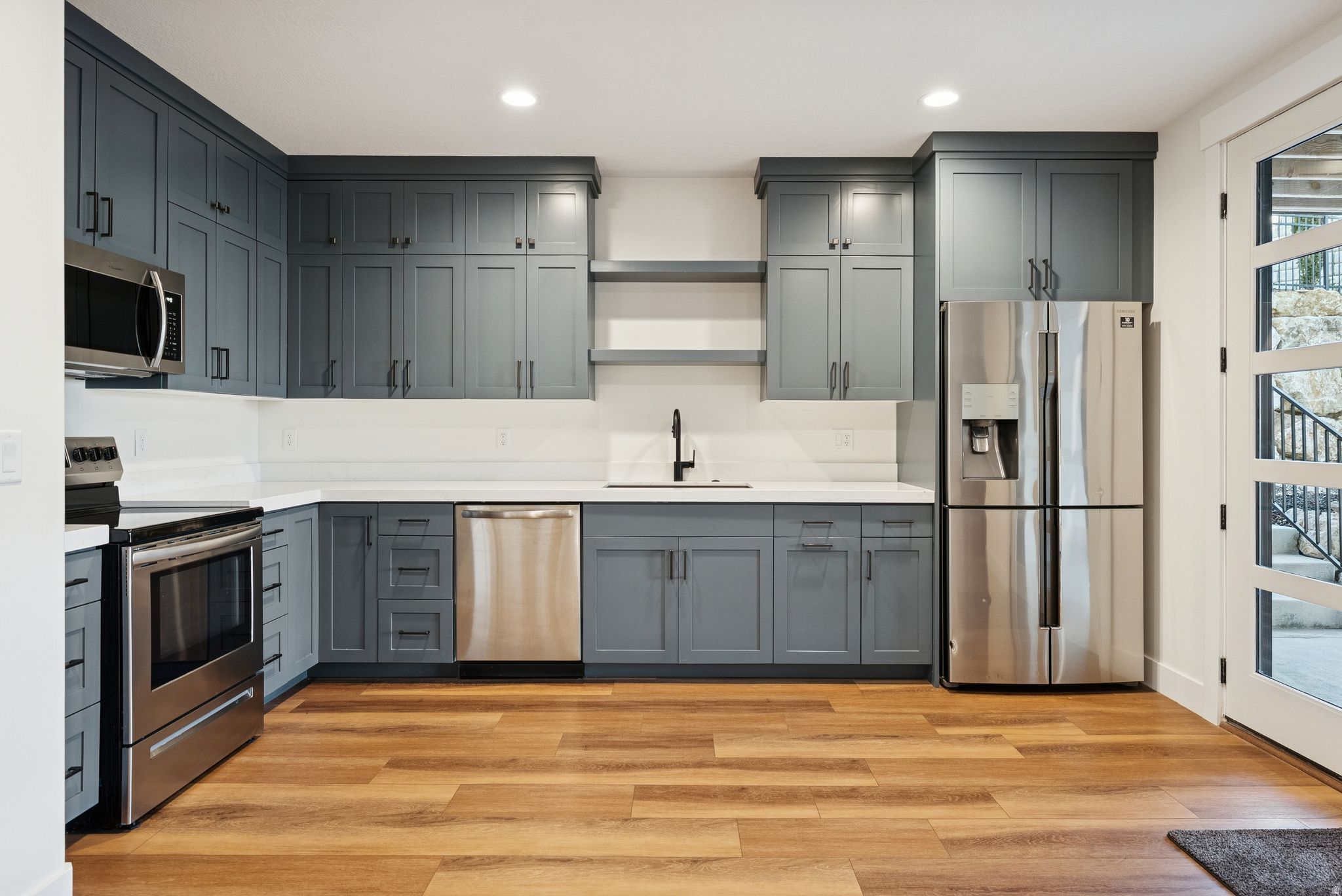 LAKE VIEW ESTATES - Residential