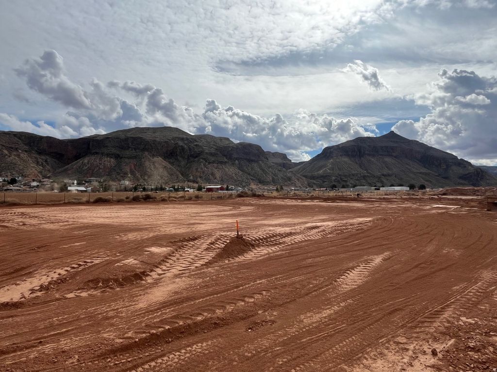 Photo of 1915 S 920 W #39, Hurricane, UT 84737 (MLS # 2136944)