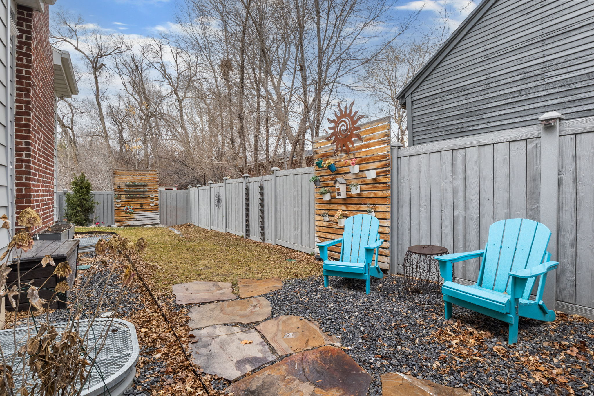 HAMPTONS - Residential Income