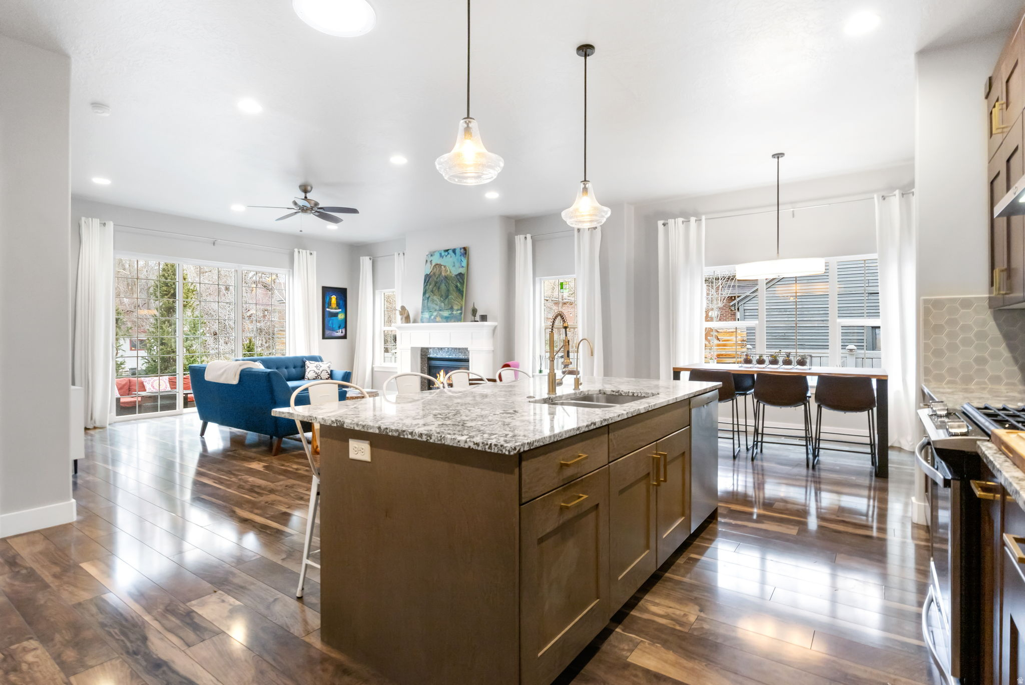 HAMPTONS - Residential Income