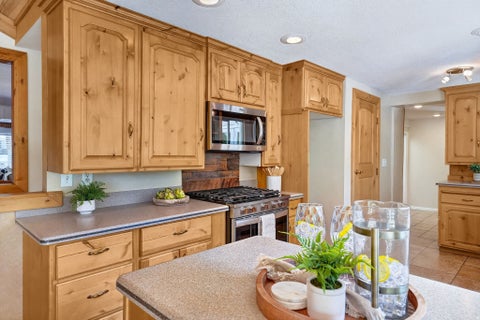 Tiny photo for 3006 N INDIAN HILLS DR E, Provo, UT 84604 (MLS # 2162246)
