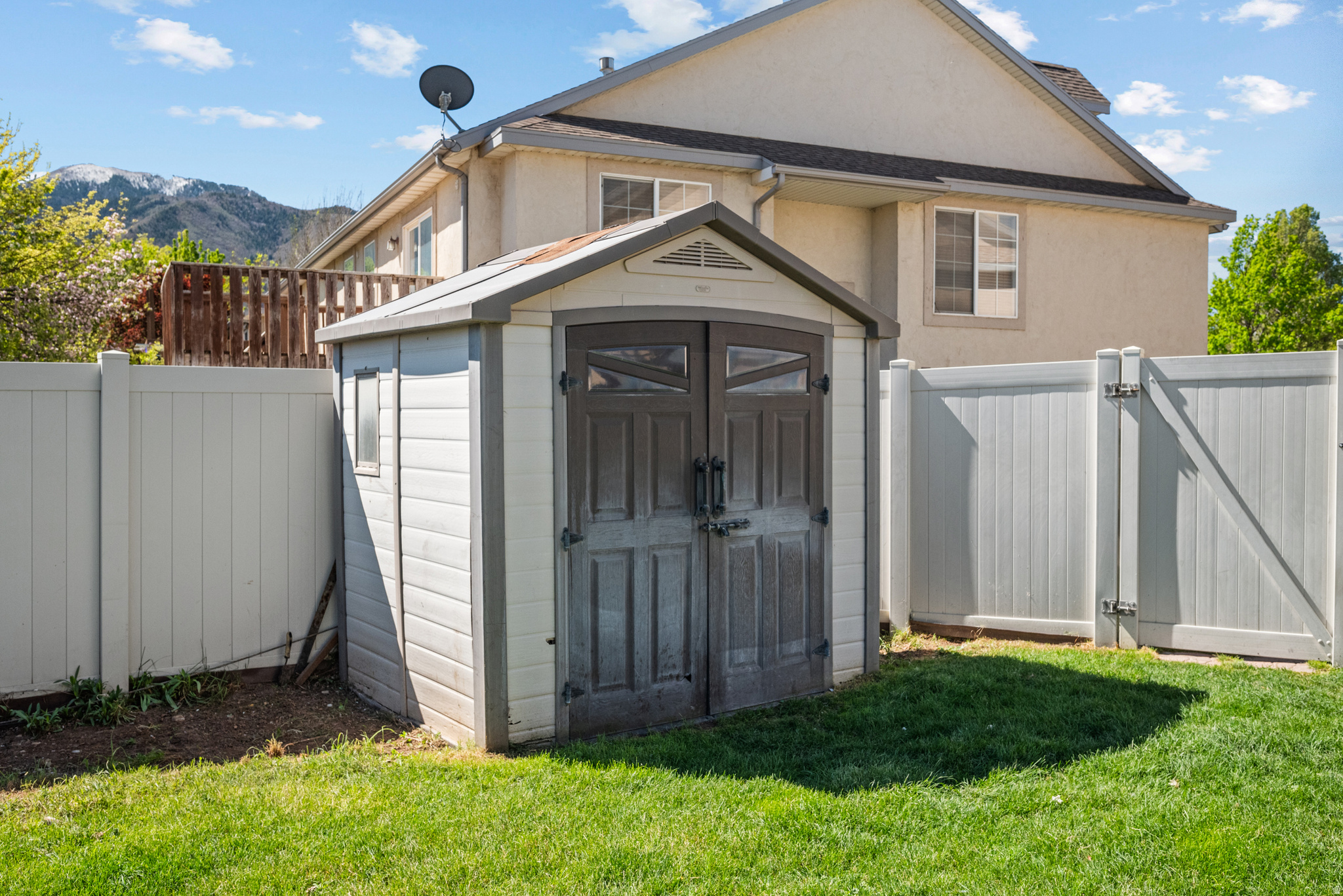 SOMERSET - Residential Income