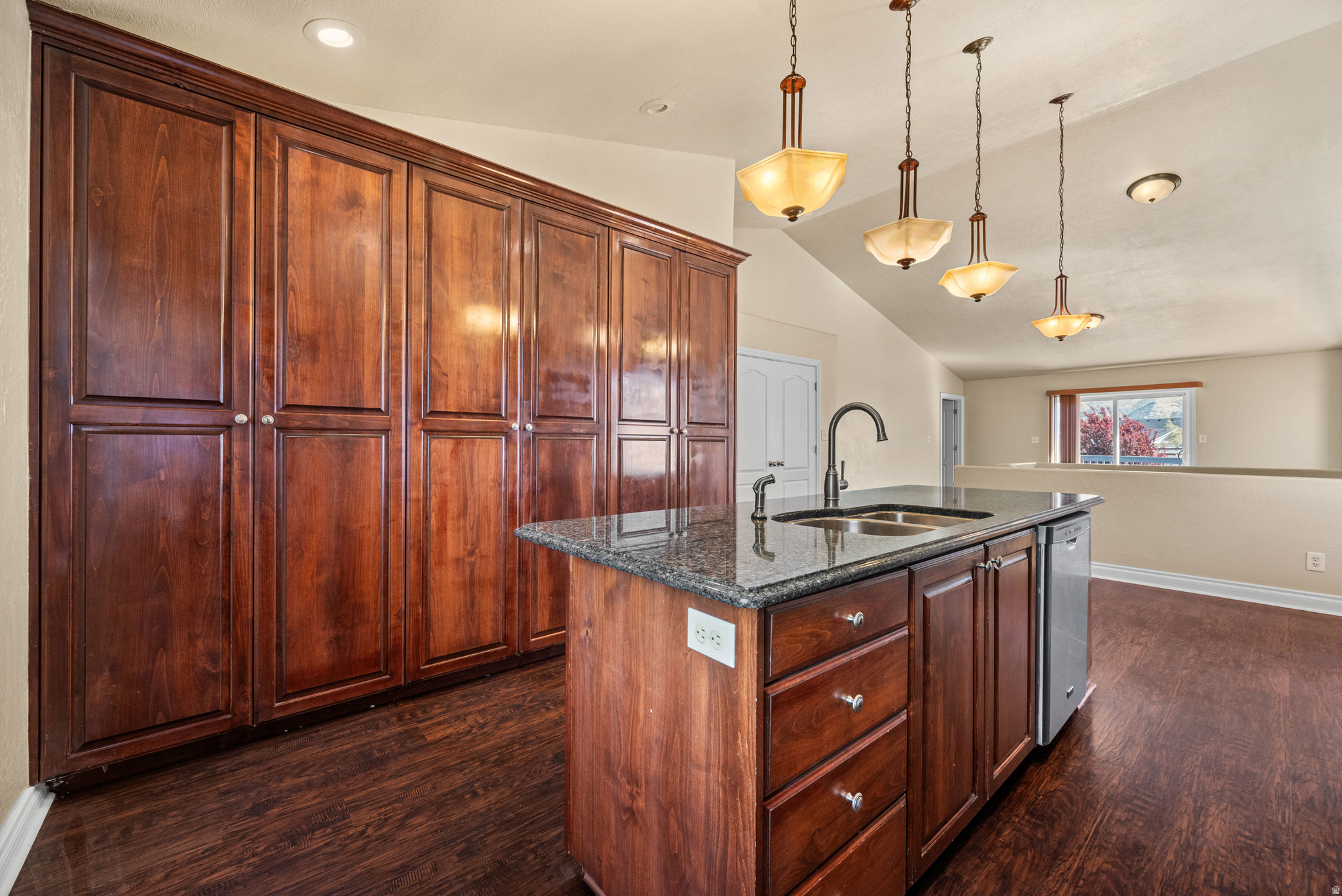 SOMERSET - Residential Income