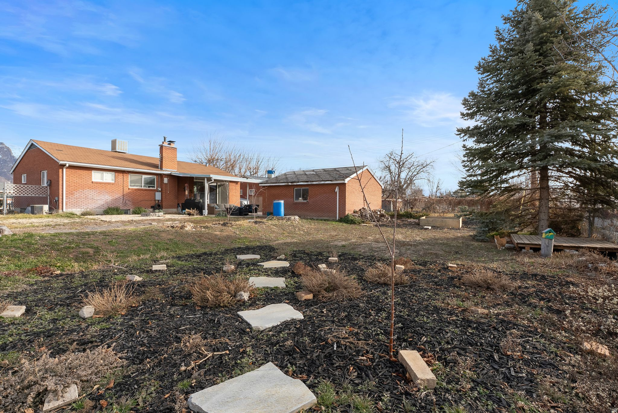 GENEVA GARDENS - Residential