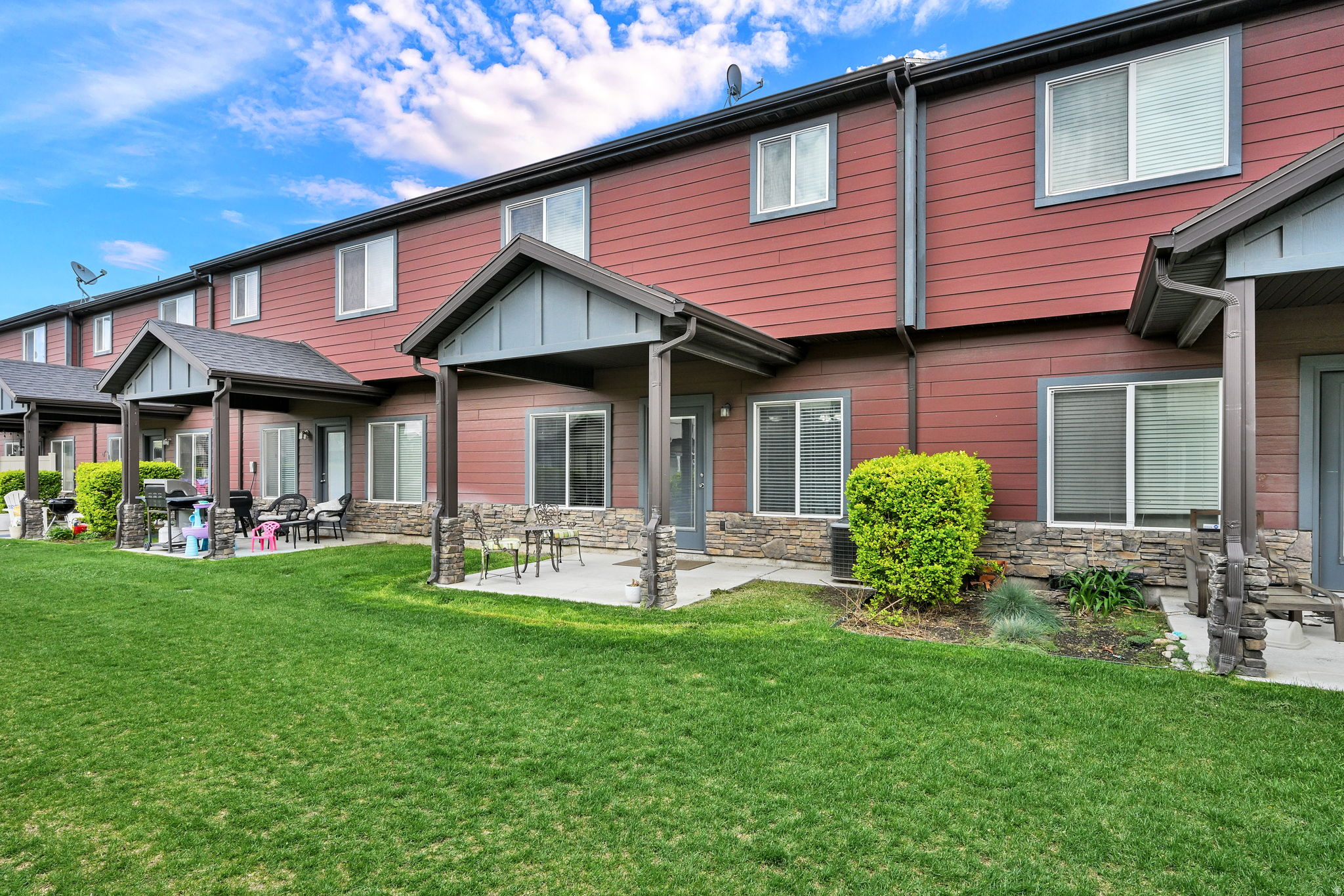 RIVERBEND TOWNHOMES - Residential