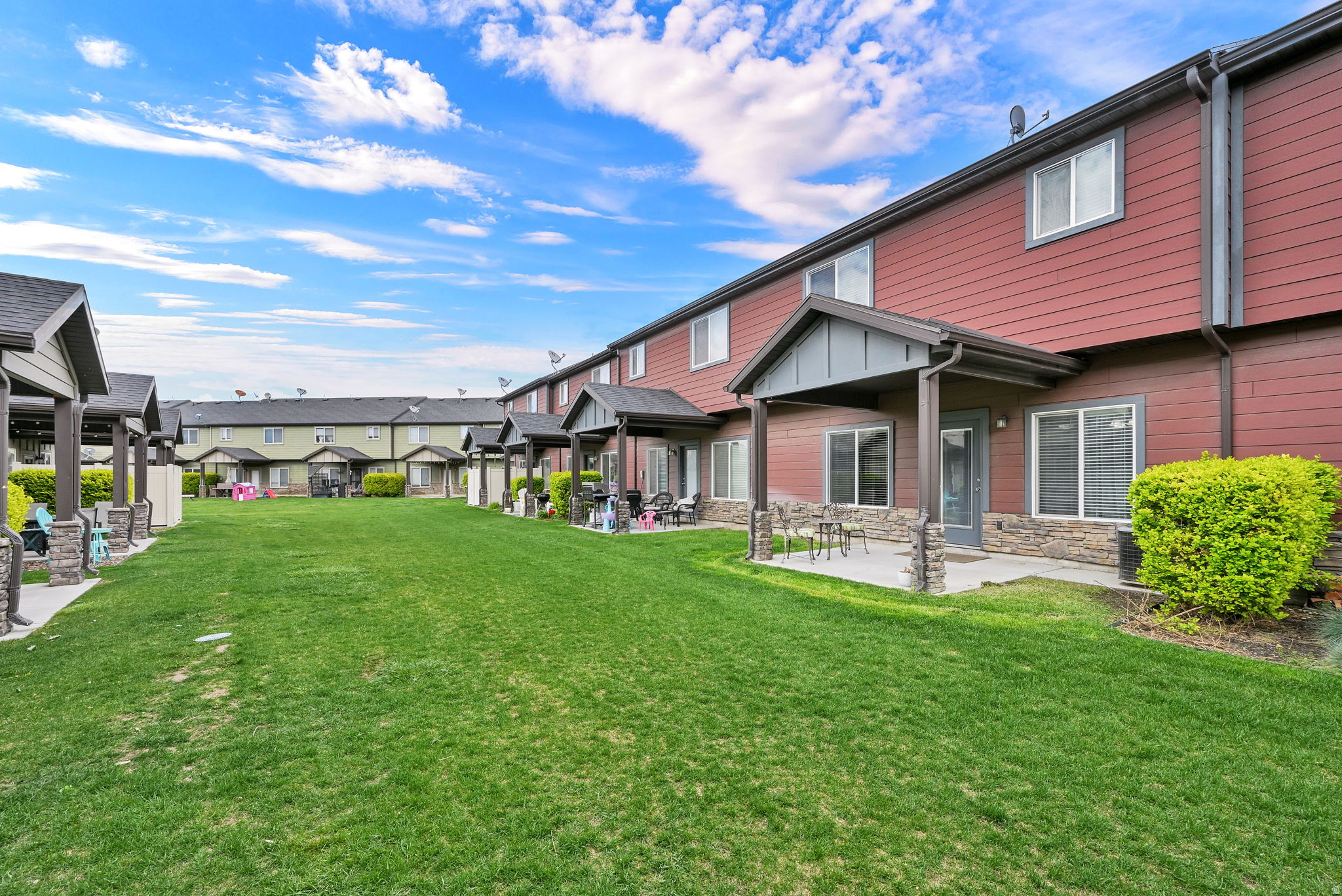 RIVERBEND TOWNHOMES - Residential