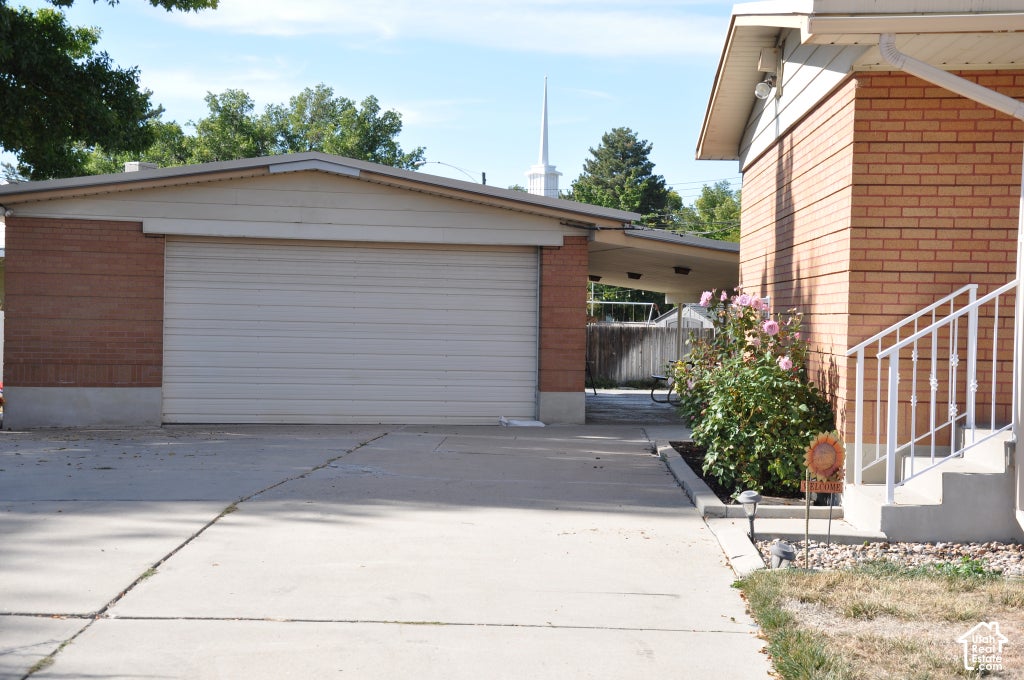 Photo of 441 E MARY ROSE DR S, Murray, UT 84107 (MLS # 2187389)