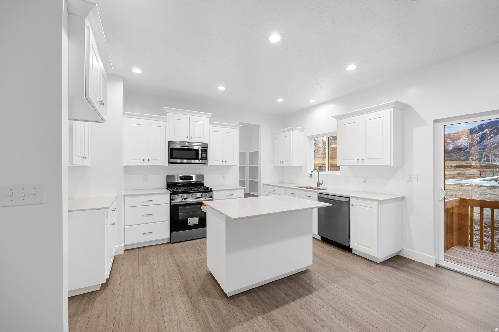 OAKRIDGE COVE - Residential