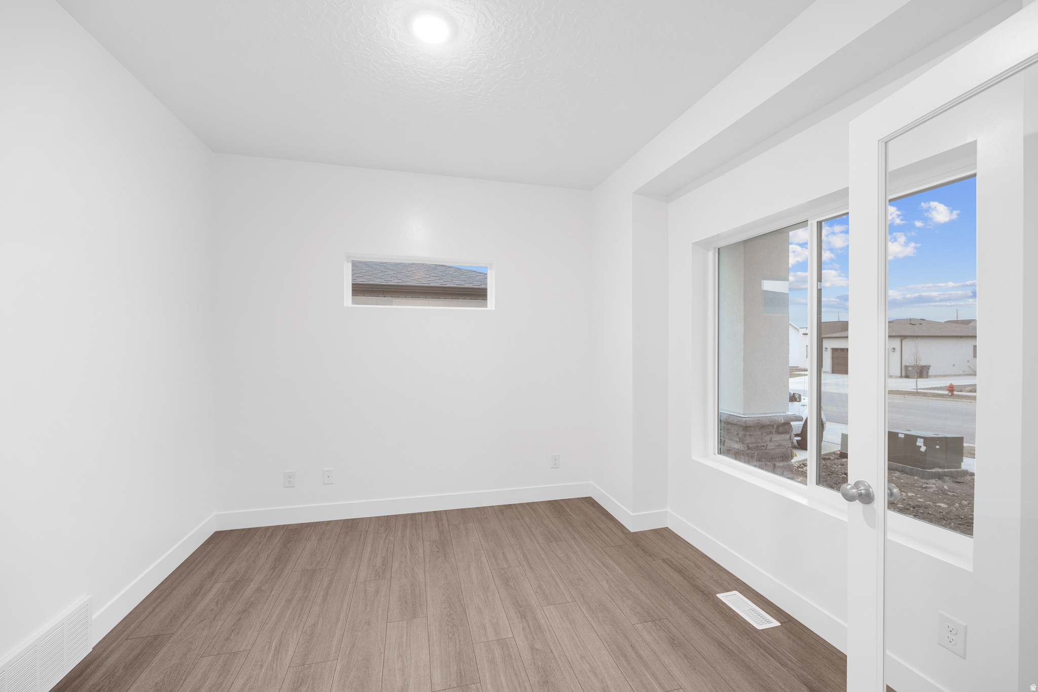 OAKRIDGE COVE - Residential