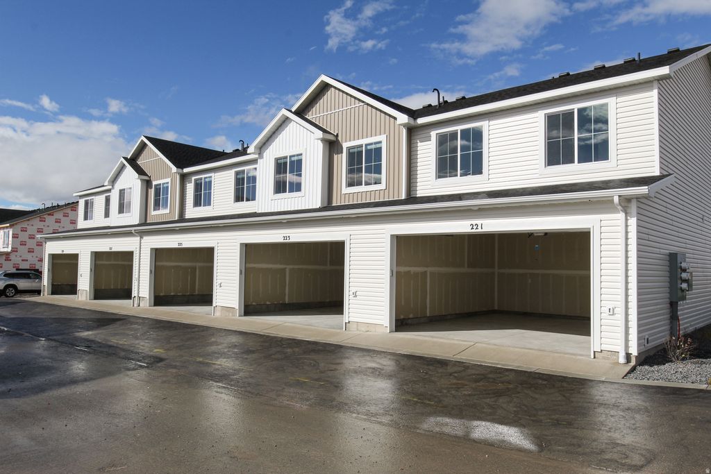 Photo of 261 W 690 N, Smithfield, UT 84335 (MLS # 2124491)