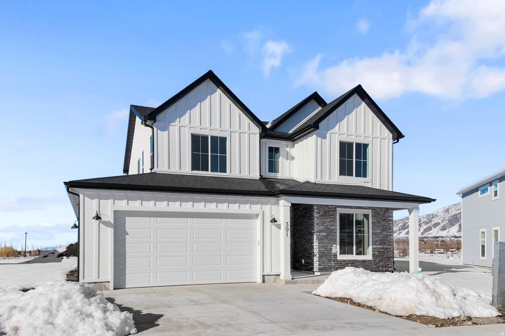 Photo of 600 N 550 W, Smithfield, UT 84335 (MLS # 2140650)