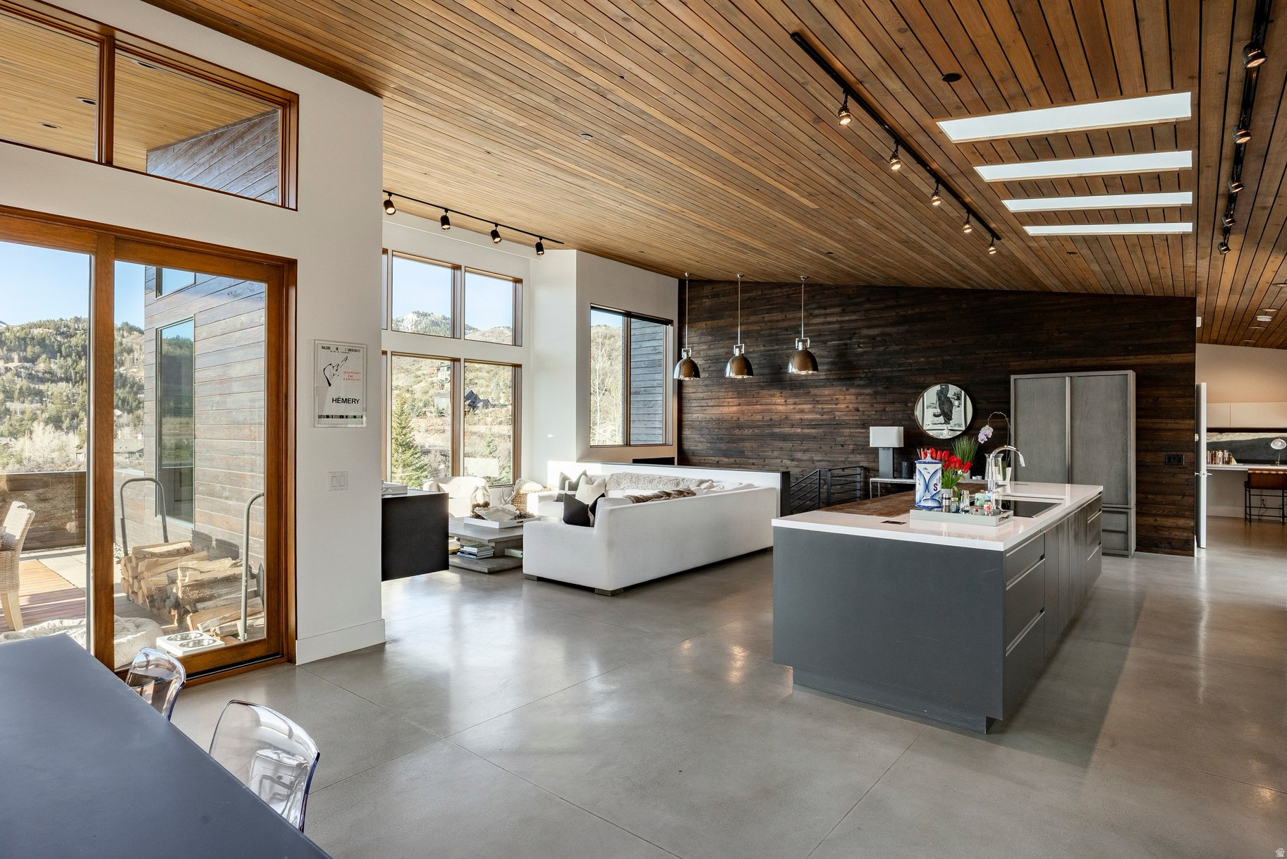 PINEBROOK - Residential