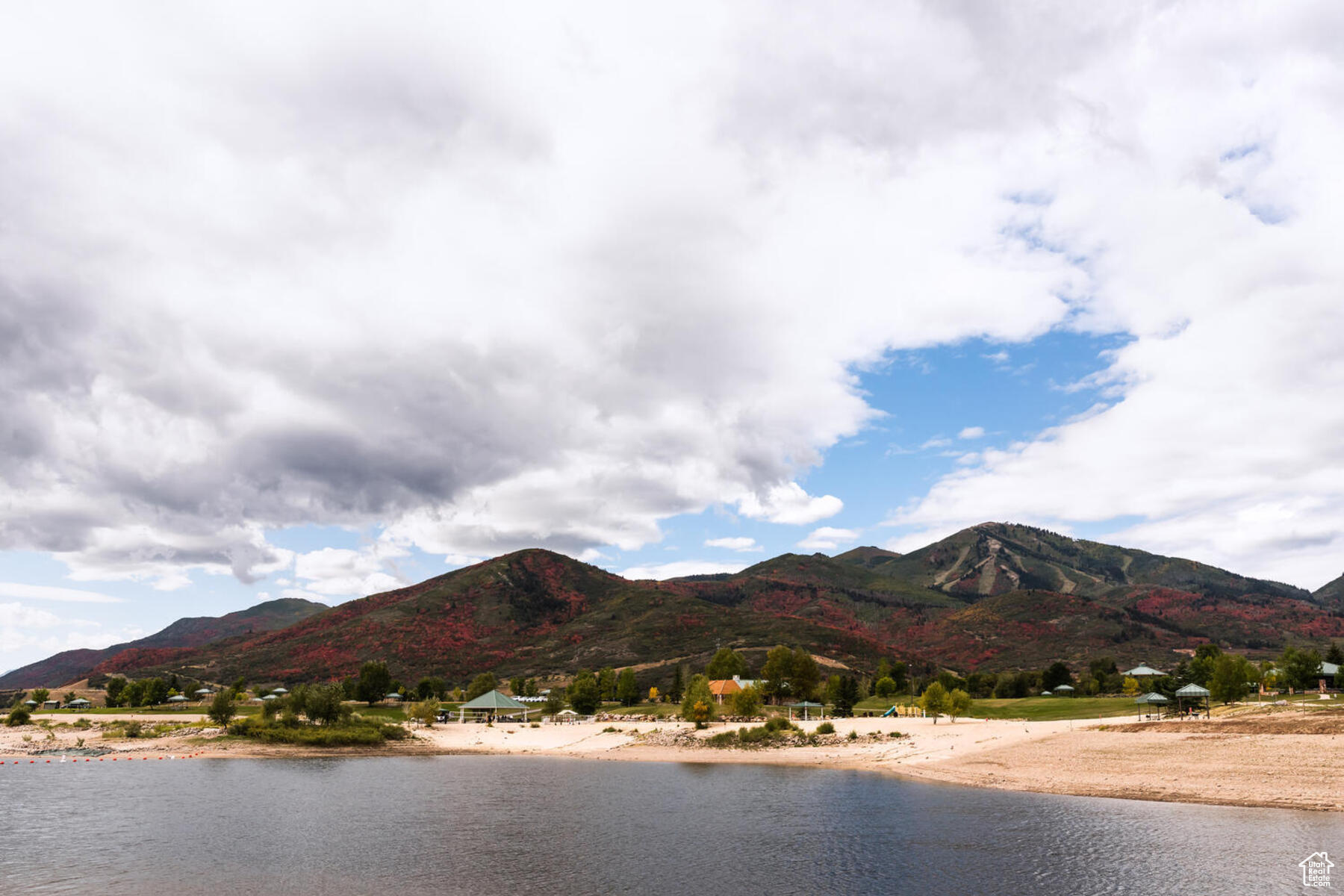 LAKEVIEW ESTATES - Residential