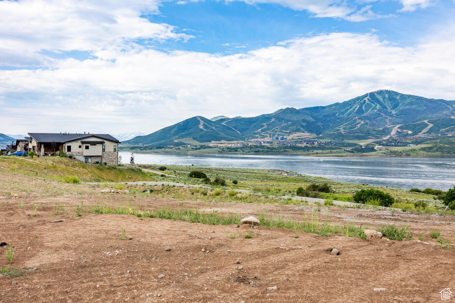 LAKEVIEW ESTATES - Residential