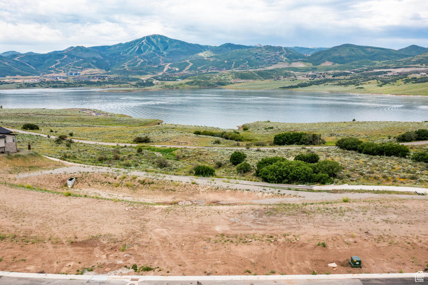 LAKEVIEW ESTATES - Residential