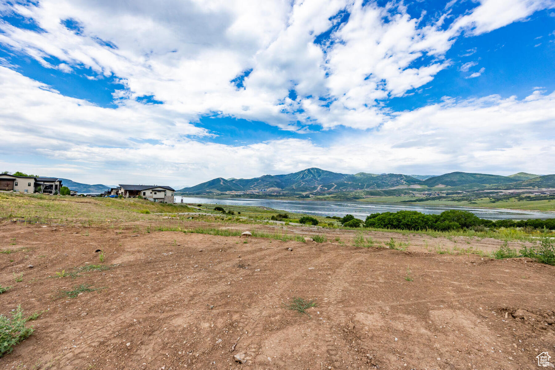 LAKEVIEW ESTATES - Residential