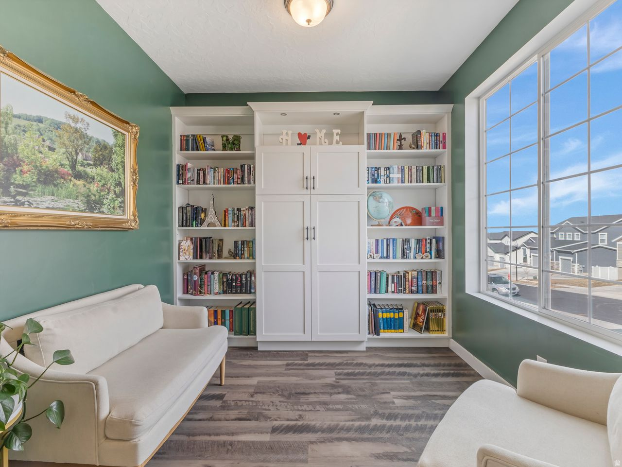 WOOD HOLLOW ESTATES - Residential