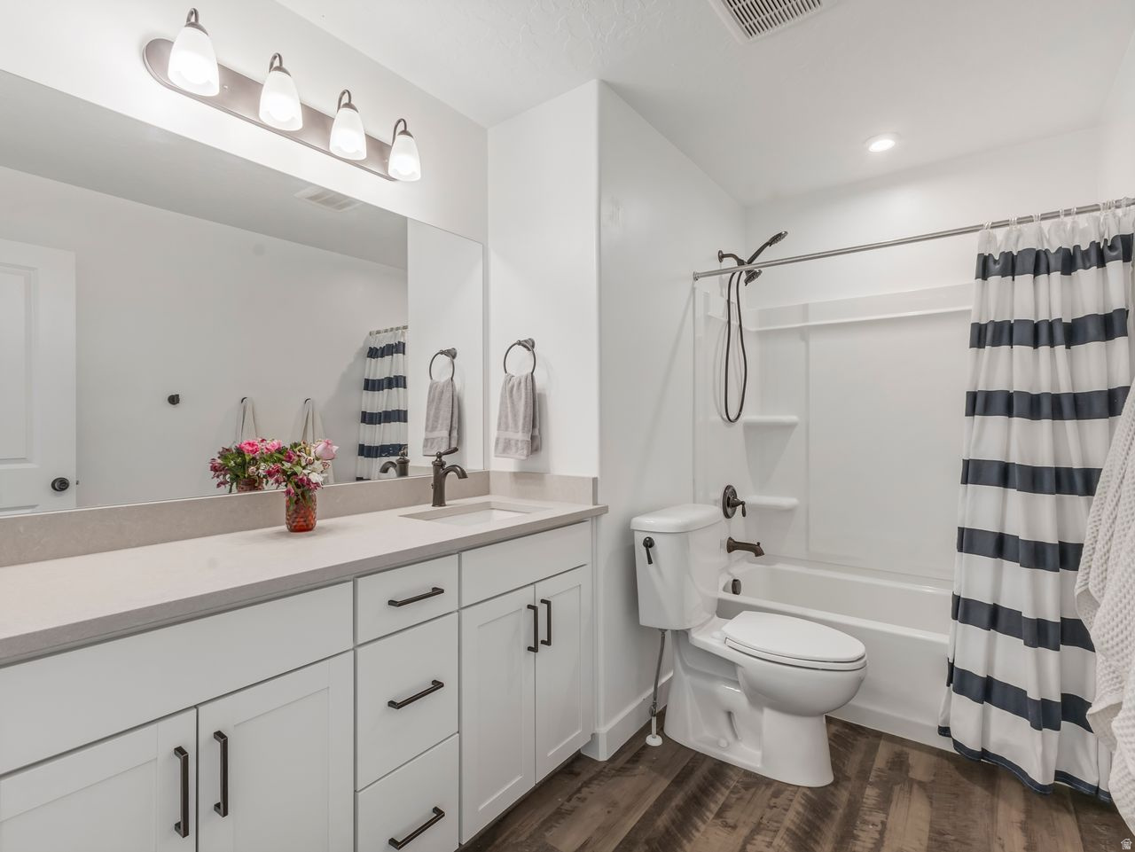 WOOD HOLLOW ESTATES - Residential