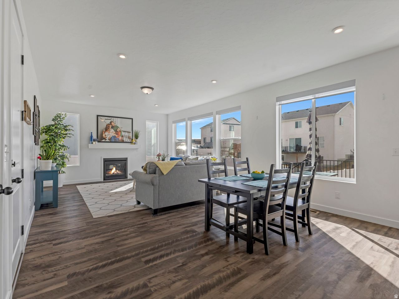 WOOD HOLLOW ESTATES - Residential