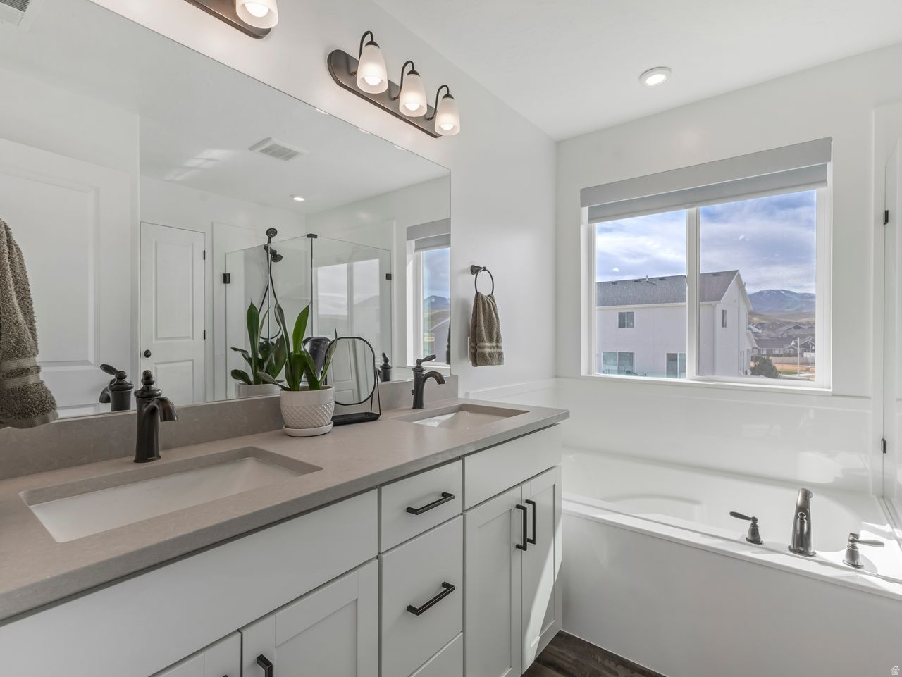 WOOD HOLLOW ESTATES - Residential