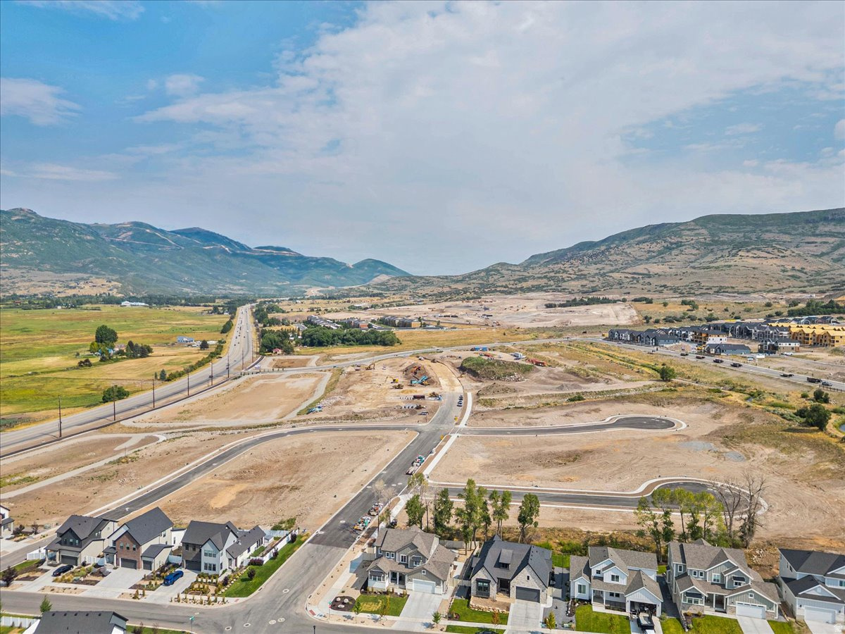 COYOTE RIDGE - Residential