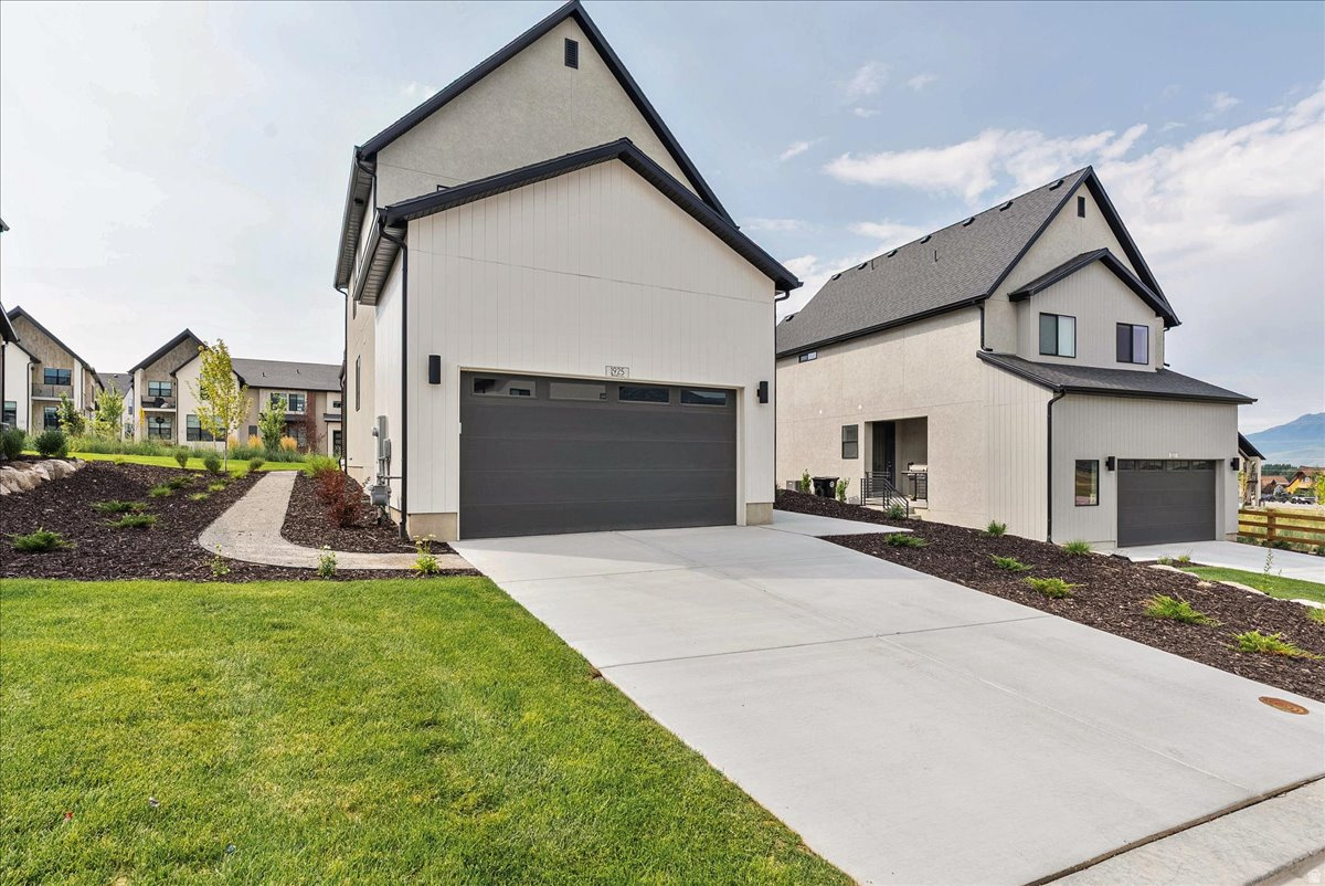 COYOTE RIDGE - Residential