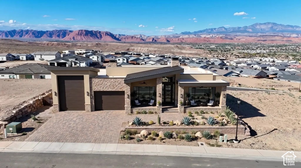 Photo of 142 S LESINA HEIGHTS DR, Saint George, UT 84770 (MLS # 2187264)