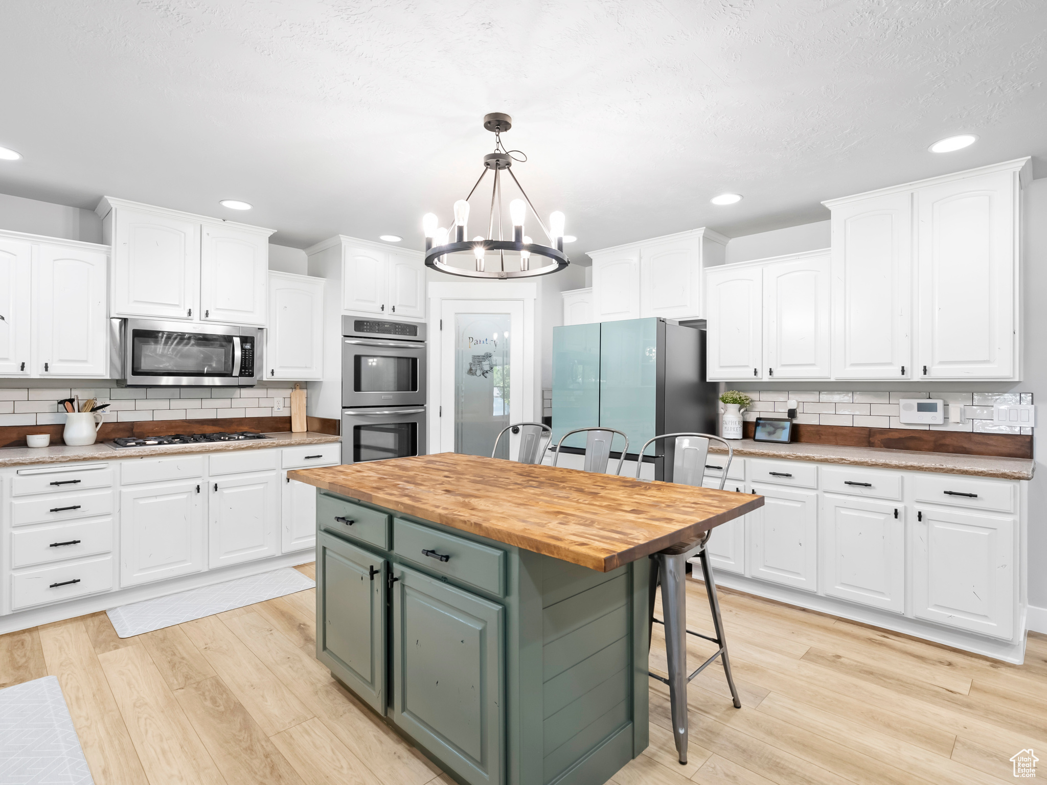 PONDEROSA ESTATES - Residential