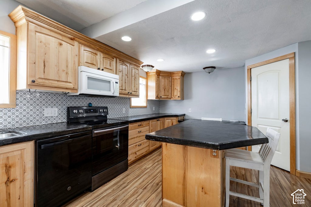 Photo of 605 E ADAMS ST, Layton, UT 84041 (MLS # 2191550)