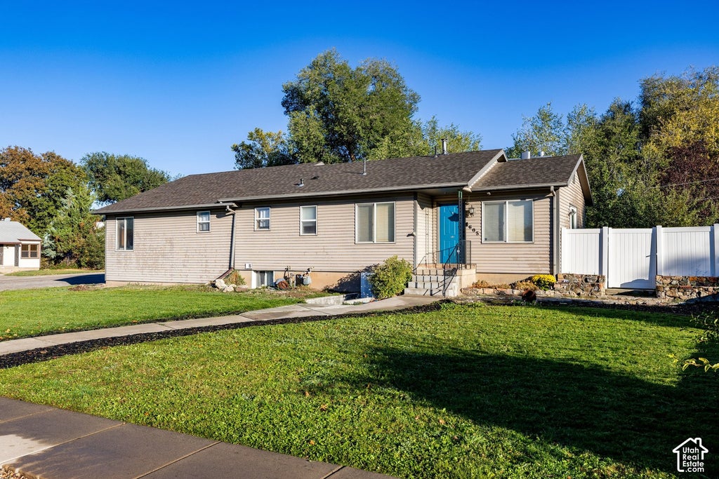Photo of 605 E ADAMS ST, Layton, UT 84041 (MLS # 2191550)