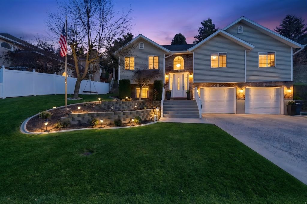 Photo of 1131 E LAMPLIGHTER DR, River Heights, UT 84321 (MLS # 2145100)