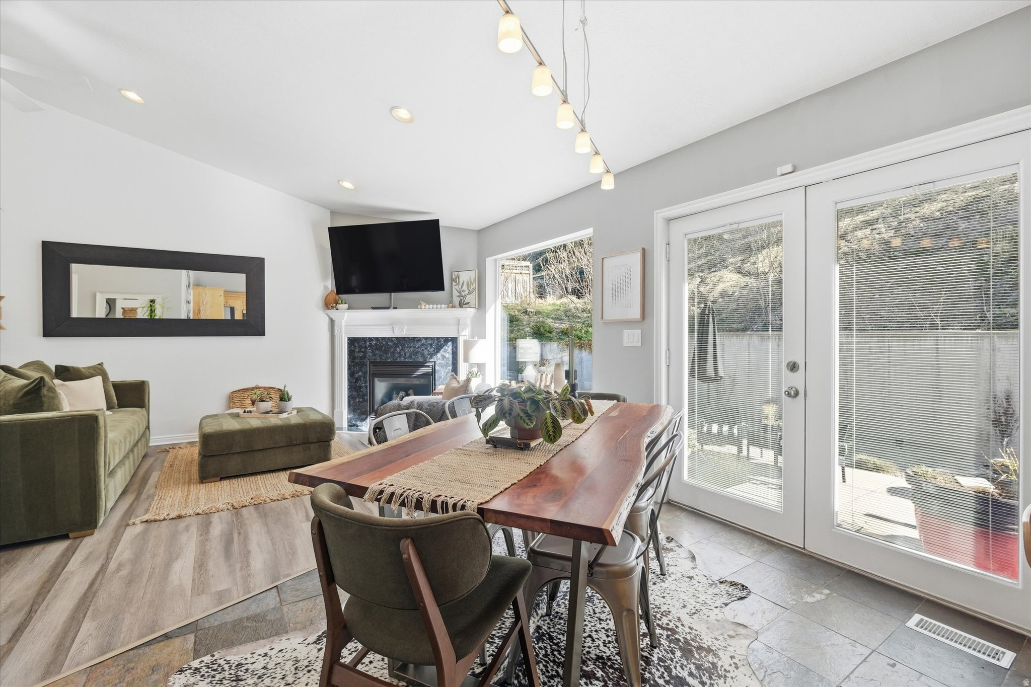 ORHARD HEIGHTS EAST - Residential