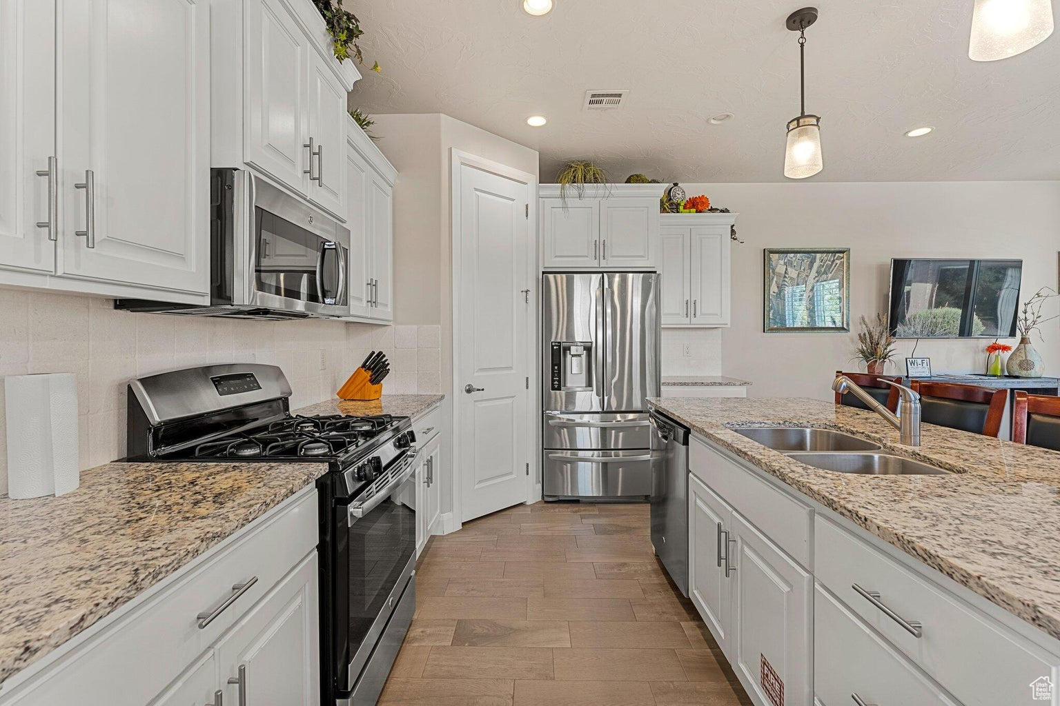 ESCAPES AT THE LEDGES PH 1 - Residential