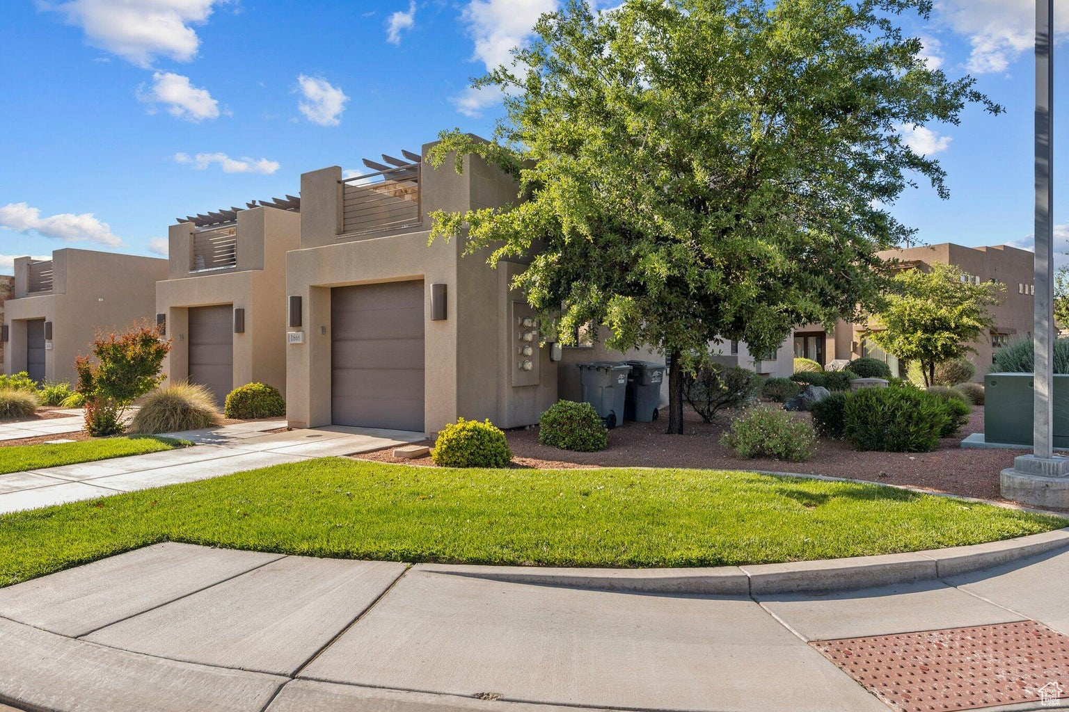 ESCAPES AT THE LEDGES PH 1 - Residential